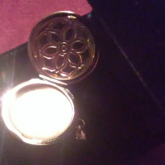 Special memories locket. - Picture 5 of 5